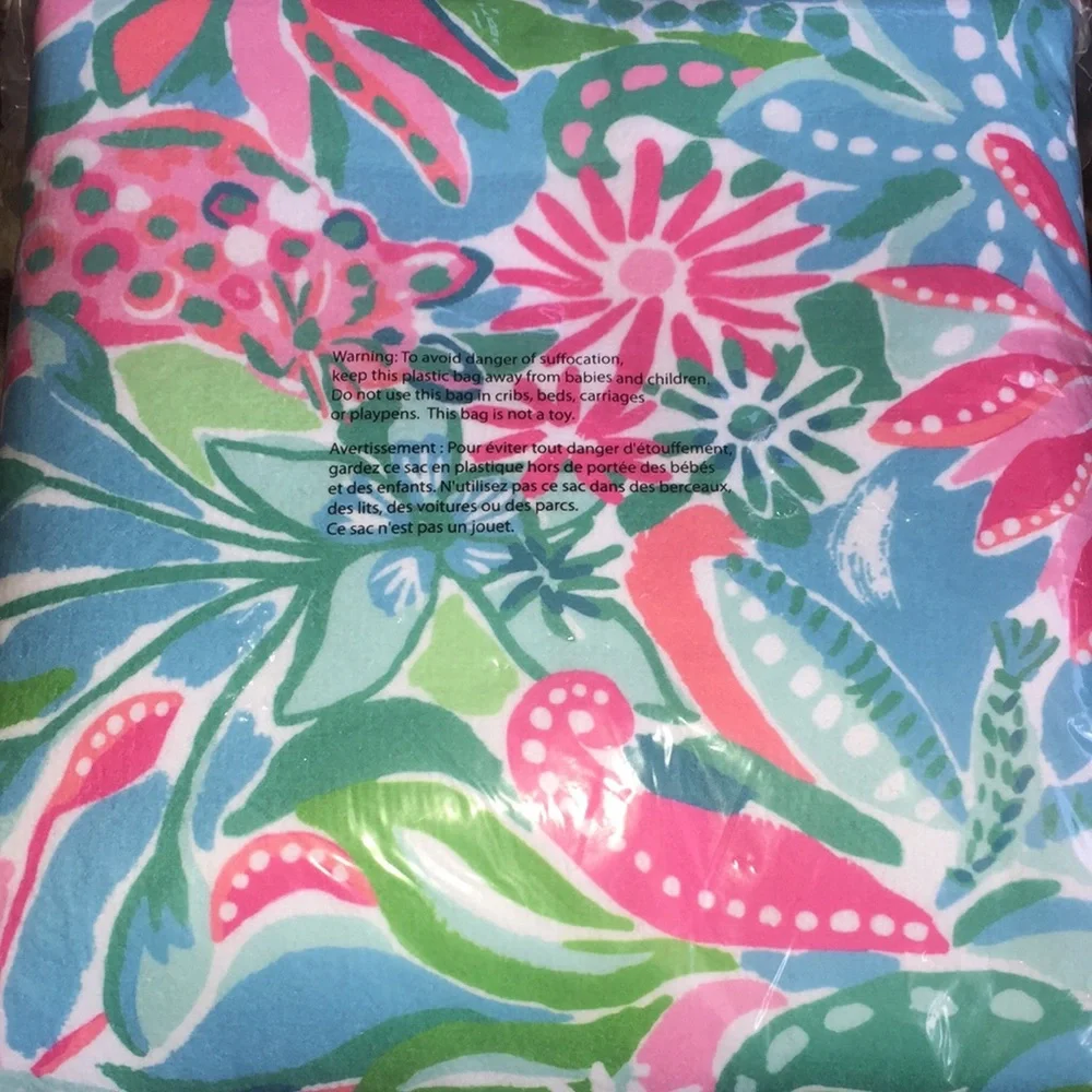 Lilly Pulitzer Lounge Beach Towel Pink BIP (FFF) Brand New